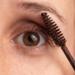 mascara marrone